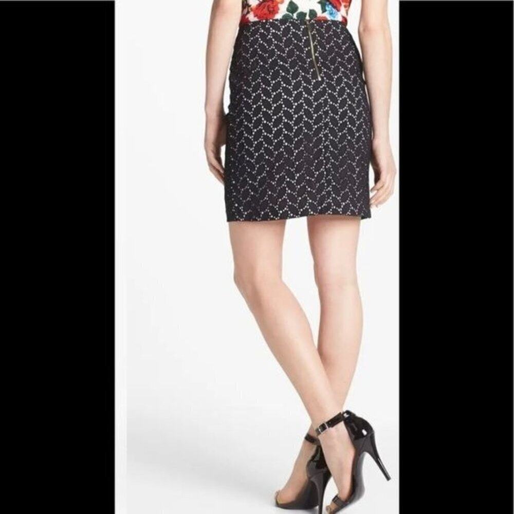 VINCE CAMUTO Leaf Eyelet Skirt Size 4 - Picture 4 of 8
